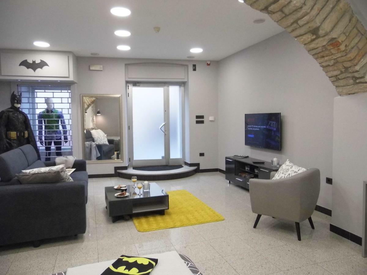 Batcave Apartment Pula Exterior photo